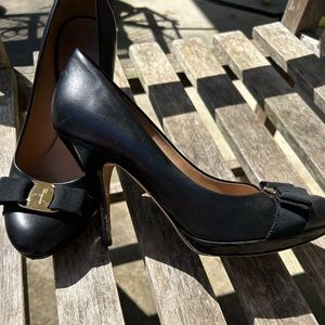 Ferragamo Bow Pumps Heels with small platform